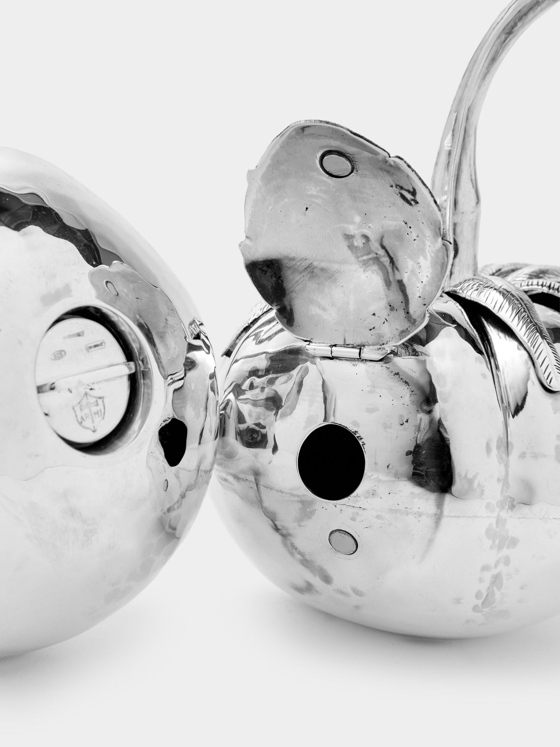 Milanese Silver - Tomatoe Sterling Silver Salt and Pepper Shakers (Set of 2) - Silver - ABASK