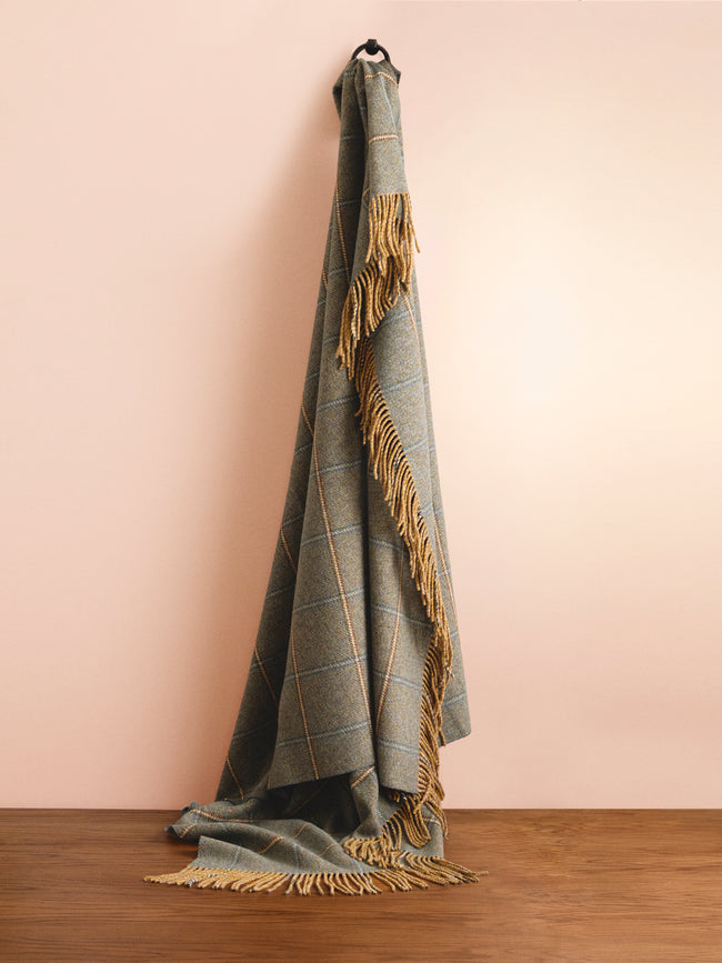 Johnstons of Elgin - Tweed Wool Throw (75in/1.9m) - Green - ABASK