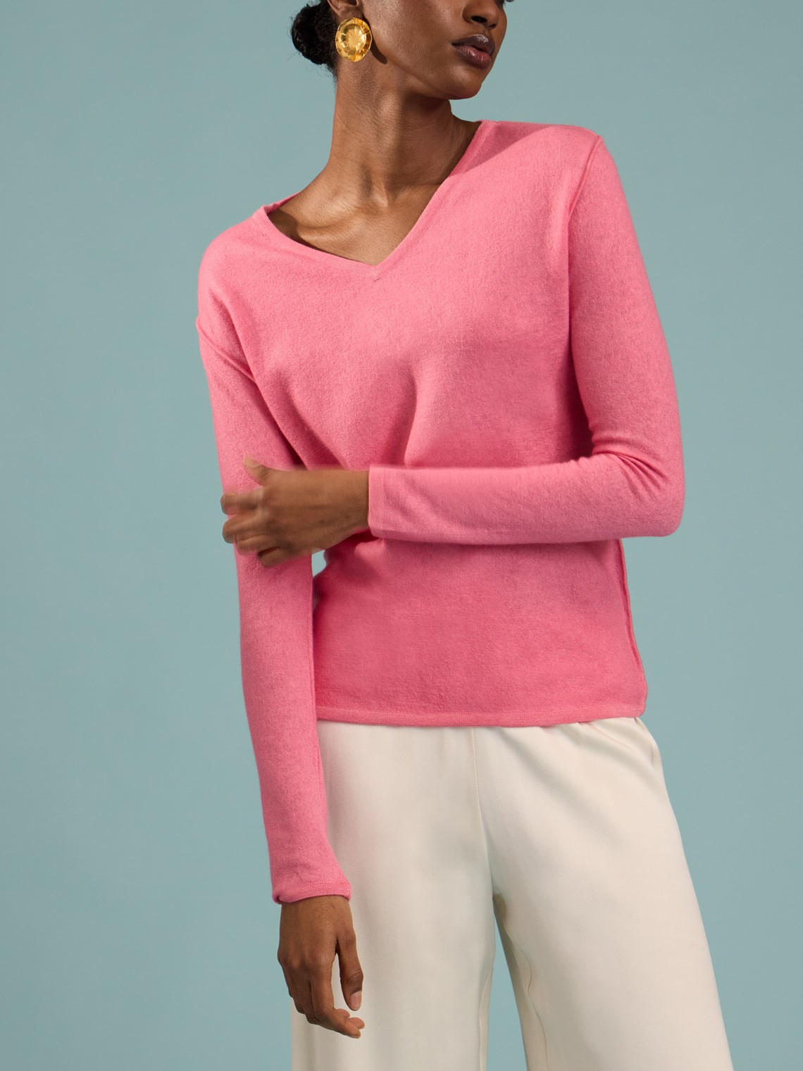 Denis Colomb - Fuzzy Brushed Cashmere V-Neck Sweater | Size: S - Pink - ABASK