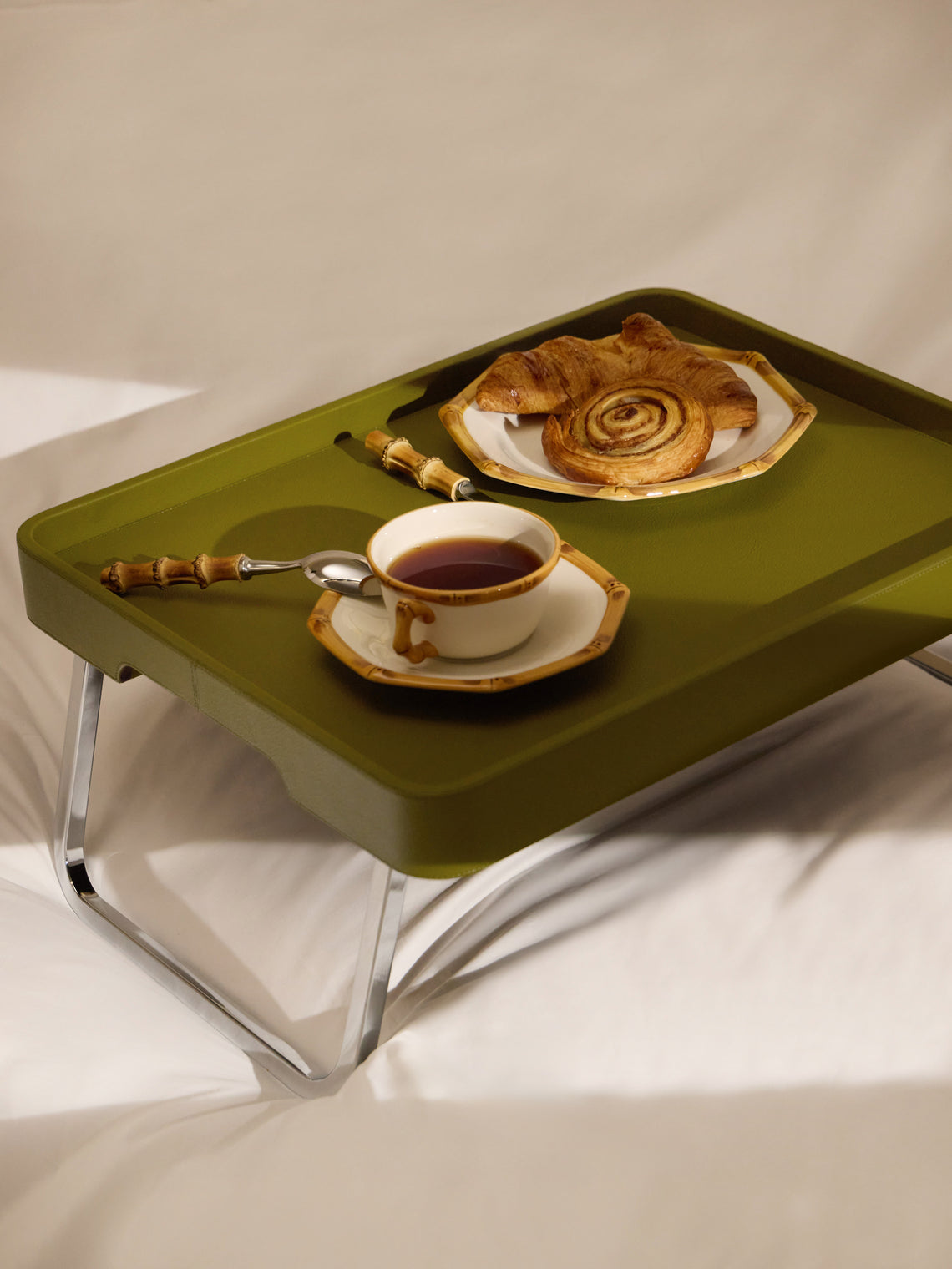 Giobagnara x Poltrona Frau - Leather Bed Tray (24in/61.5cm) - Green - ABASK