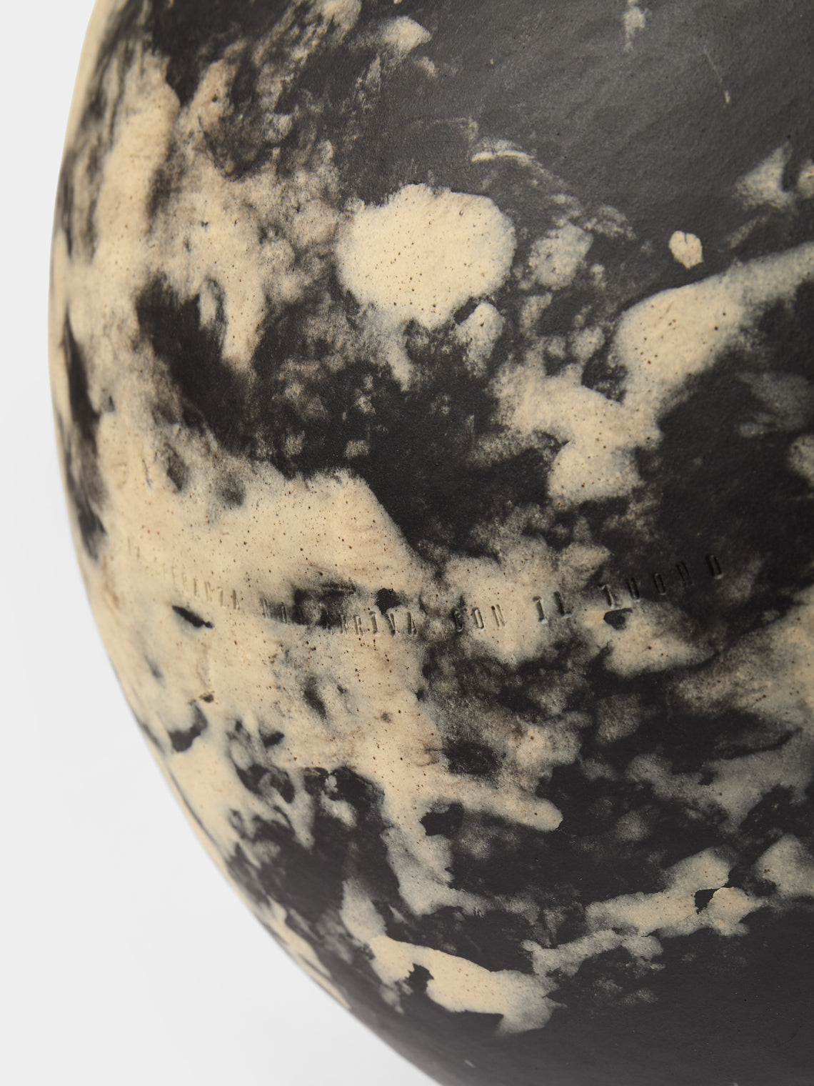Sara Bergami - Hand-Formed Stoneware Vase (15.5in/40cm) - Black - ABASK