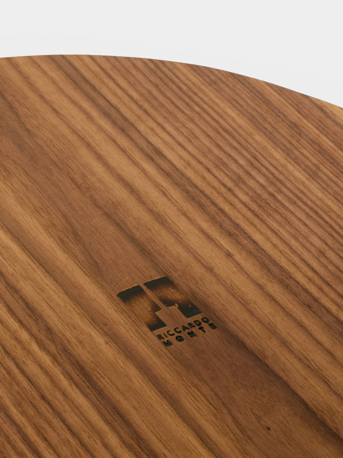 Riccardo Monte - Hand-Carved Walnut Tray (15.5in/40cm) - Brown - ABASK