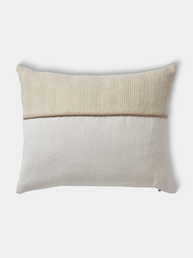 de Le Cuona - Hunter Linen Suede-Detail Cushion (19.5in/50cm) - White - ABASK - 