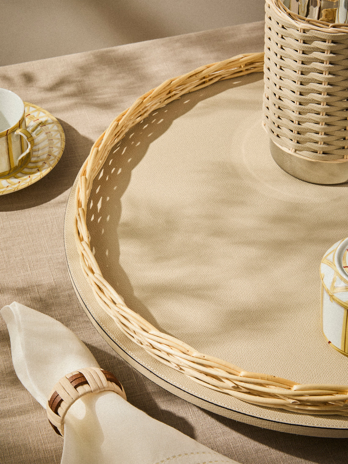 Pigment France - Orsay Willow Lazy Susan (18.5in/47cm) - Cream - ABASK