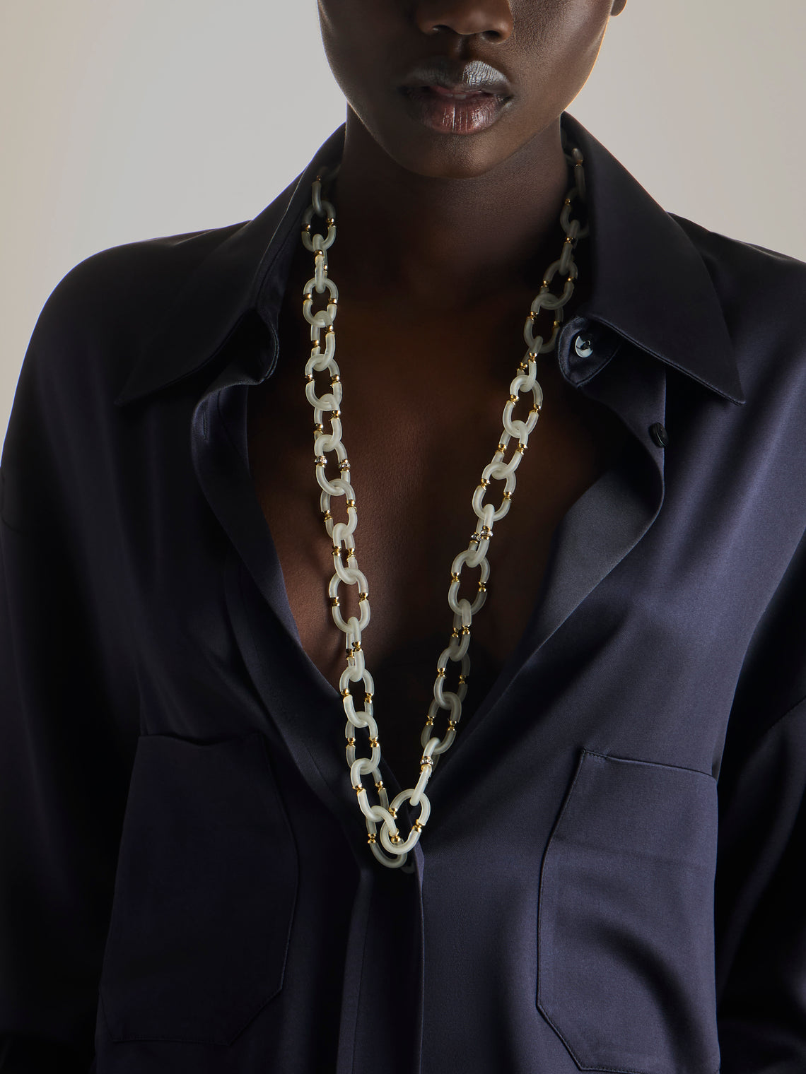 Mahnaz Collection - Vintage 1960s Archimede Seguso Murano Glass, Rhinestone and Gilt Brass Necklace - White - ABASK