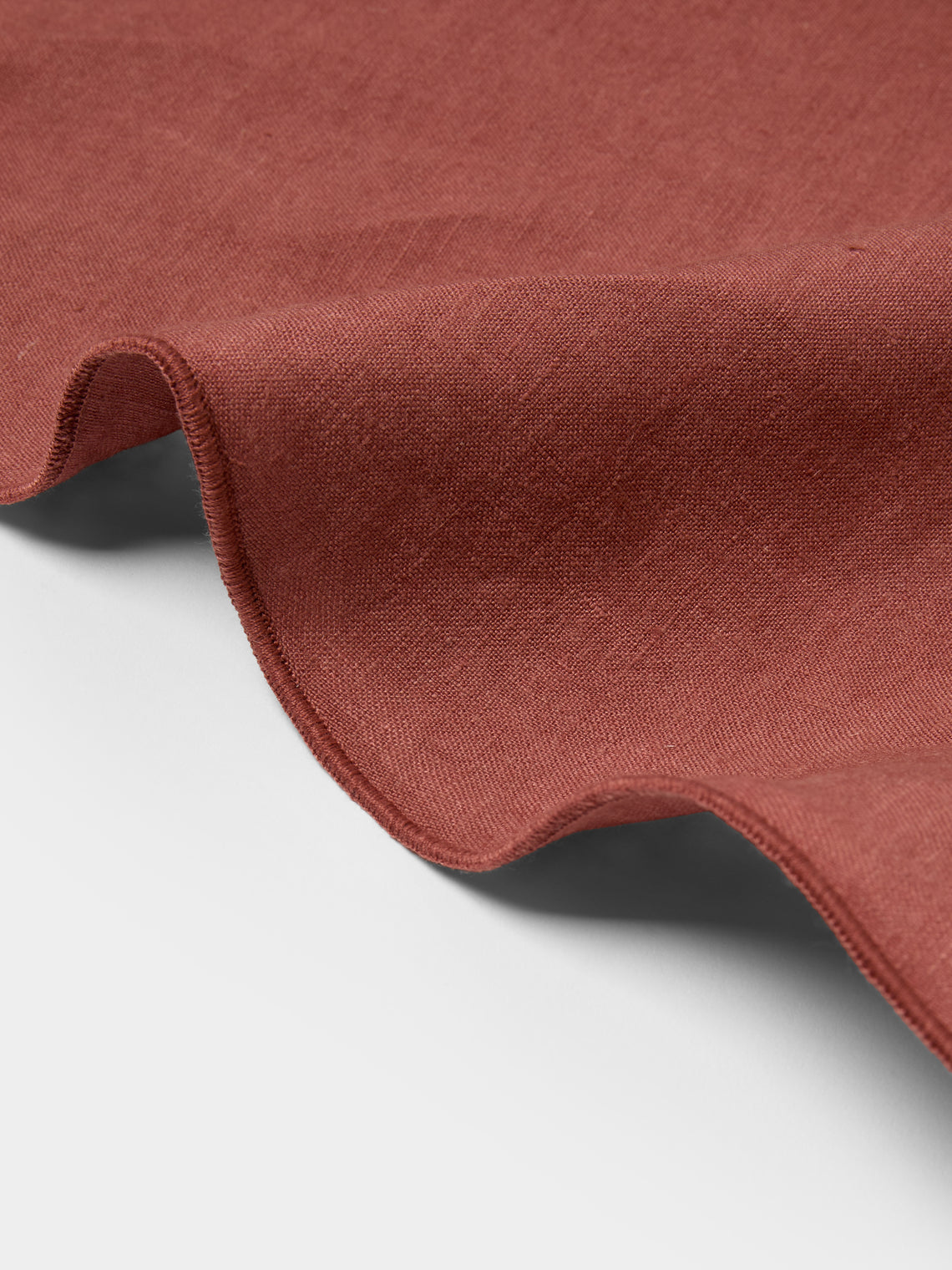 Borgo delle Tovaglie - Filo Linen Round Tablecloth (86.5in/2.2m) - Red - ABASK