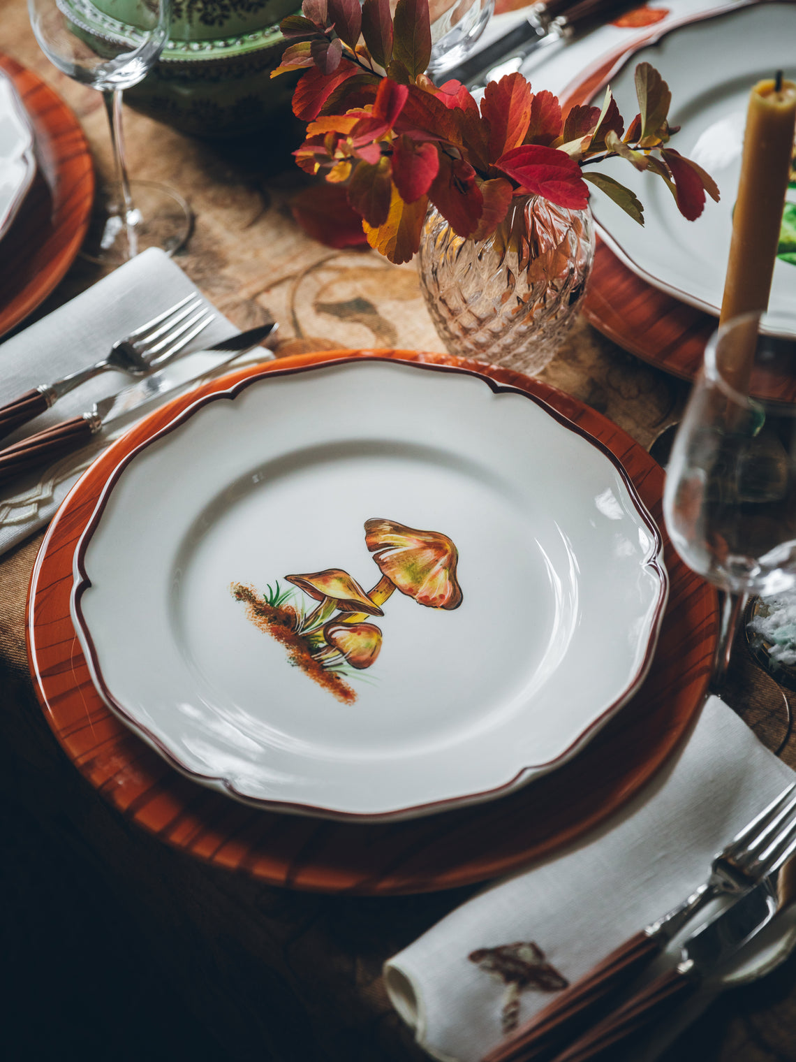 Este Ceramiche - Faux Bois Ceramic Charger Plates – 12.5in/32cm (Set of 4) - Brown - ABASK