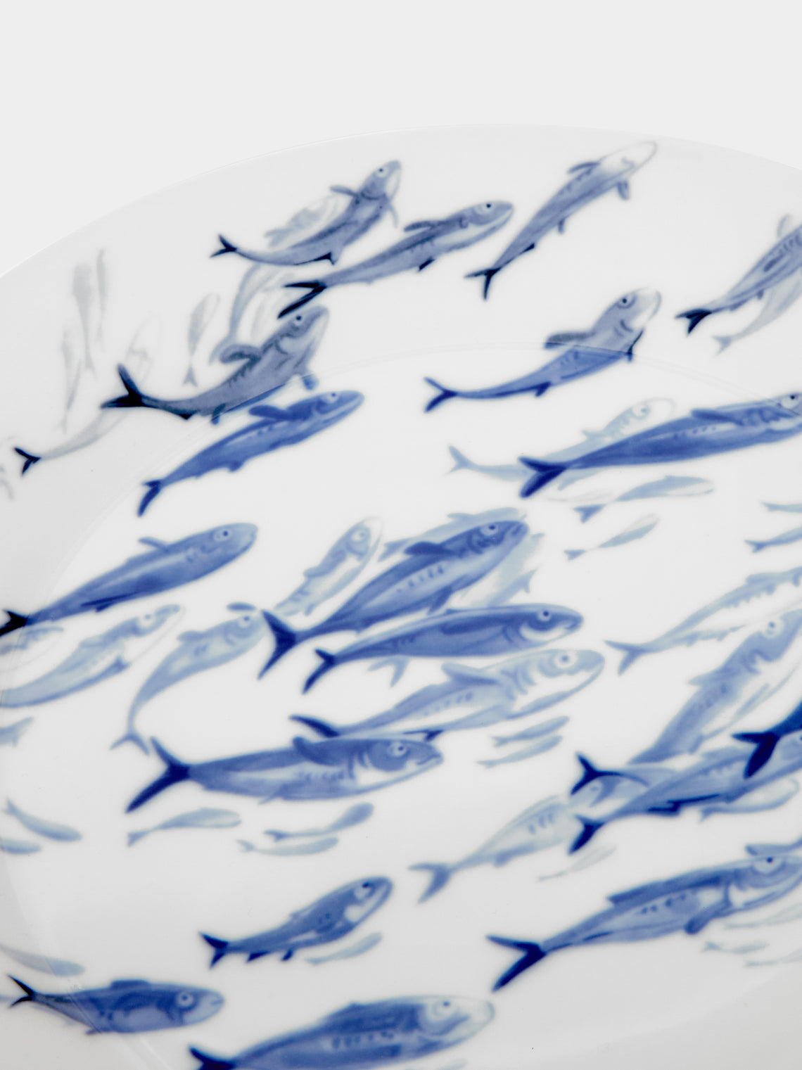 Hering Berlin - Ocean Porcelain Charger Plates – 13in/32.5cm (Set of 2) - White - ABASK