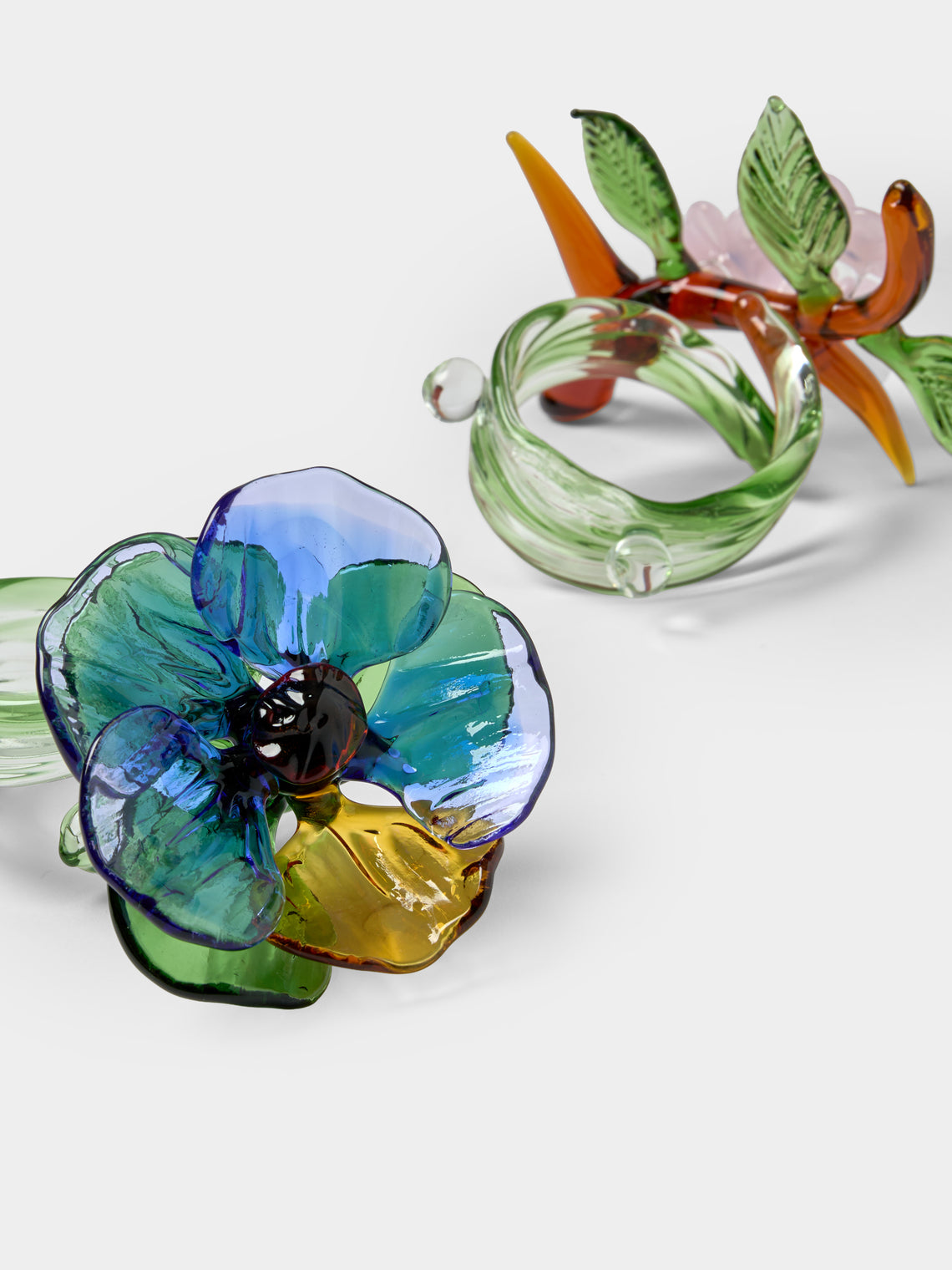 Casarialto - | Set of 6 | Floral Garden Hand-Blown Glass Napkin Rings - Multiple - ABASK