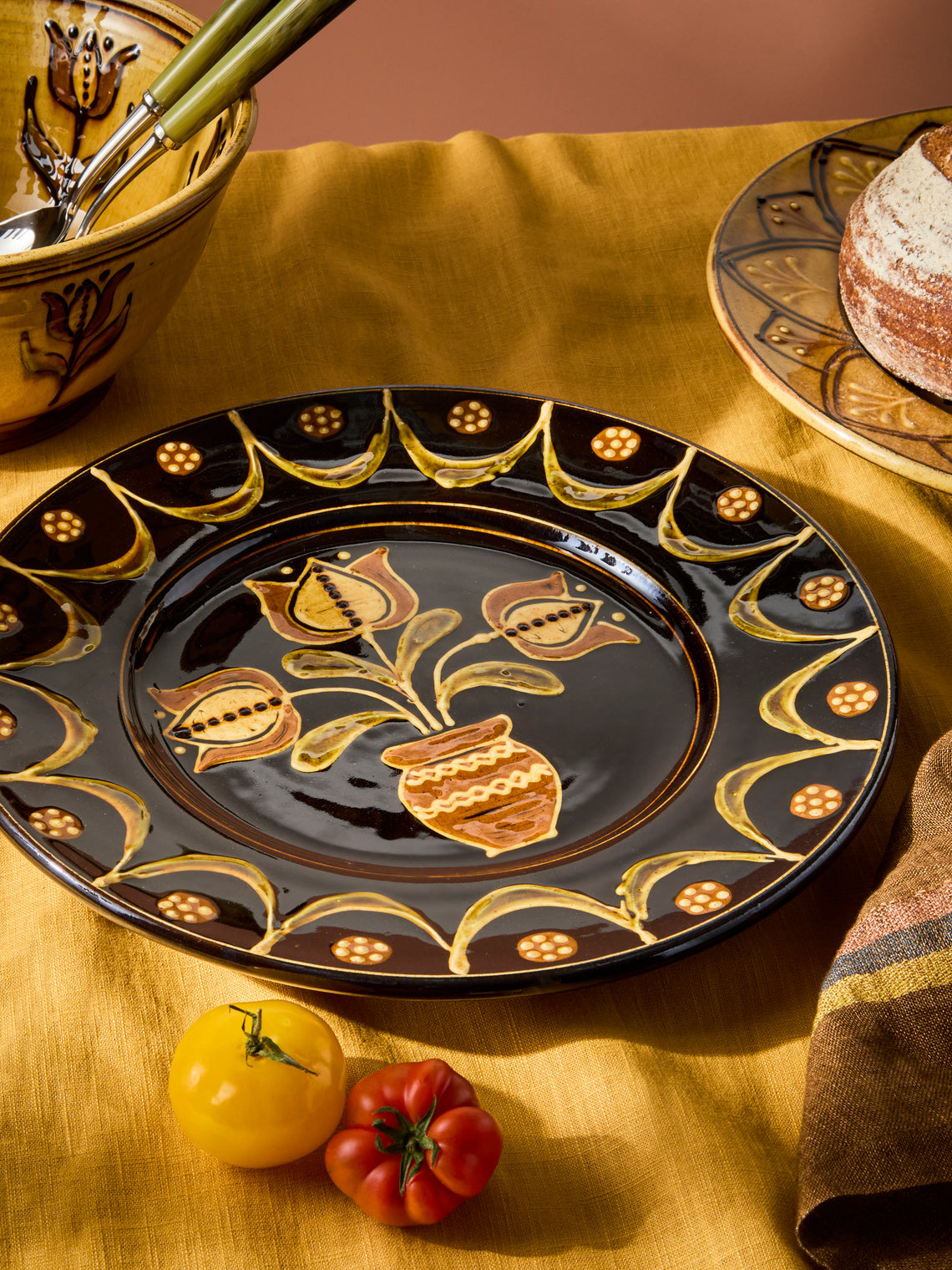 Fitch & McAndrew - Tulips Slipware Serving Plate (13in/33cm) - Black - ABASK