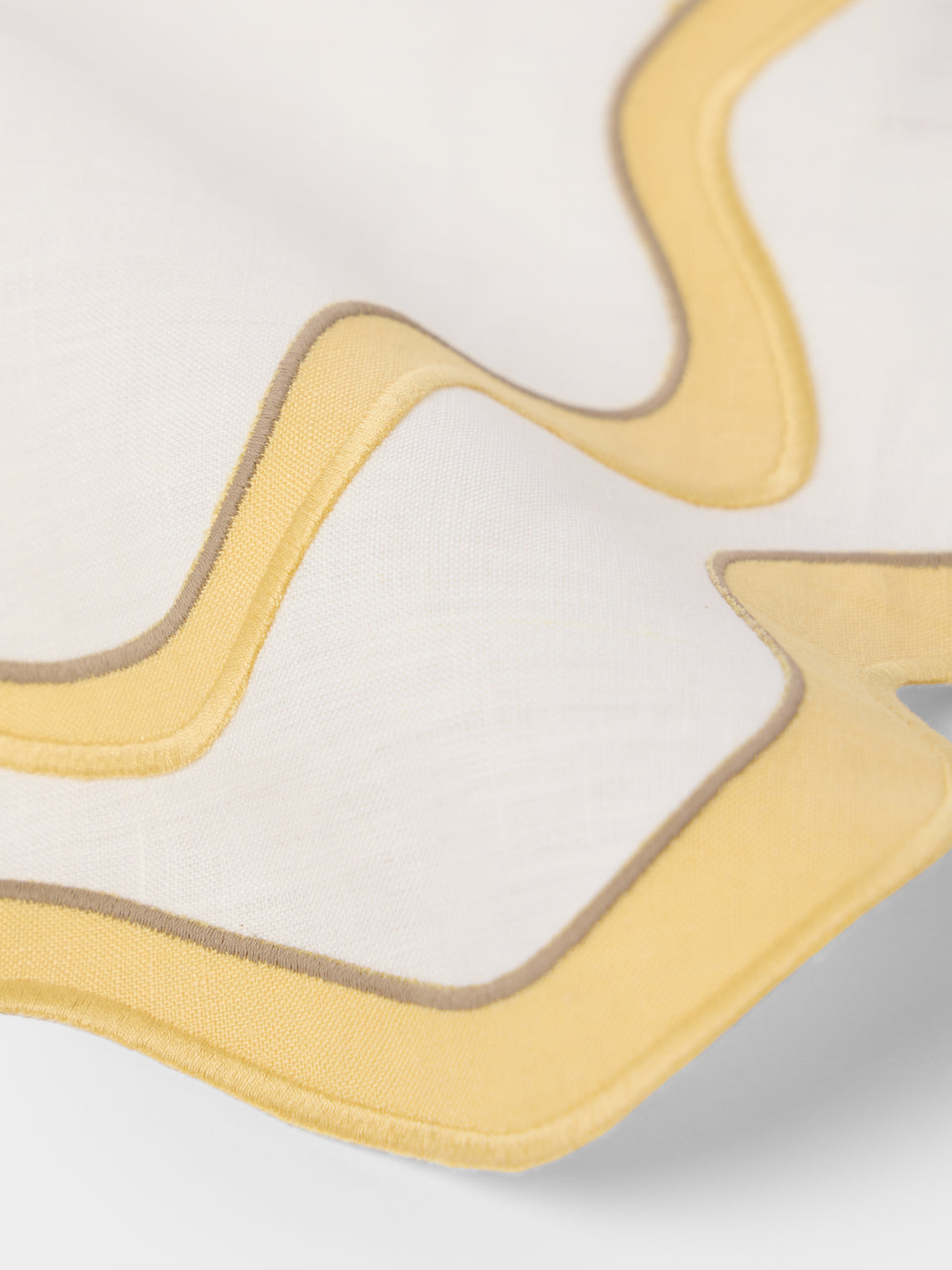 Cosima Swayze - | Set of 4 | x Los Encajeros Wave Linen Placemats - White - ABASK