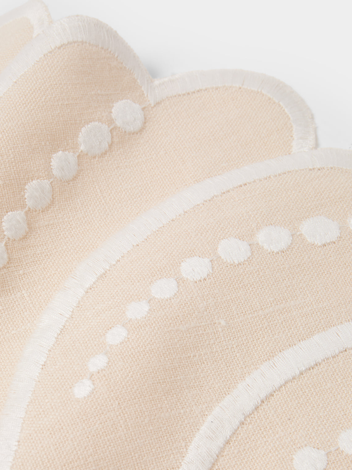 Borgo delle Tovaglie - Venere Embroidered Linen Placemats (Set of 4) - Beige - ABASK