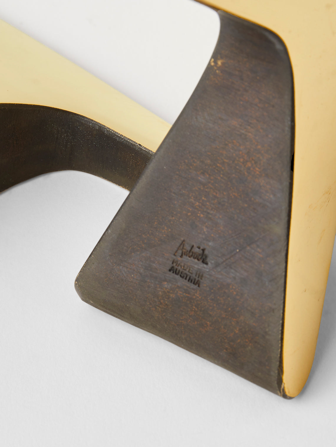 Carl Auböck - T Brass Bookends - Gold - ABASK