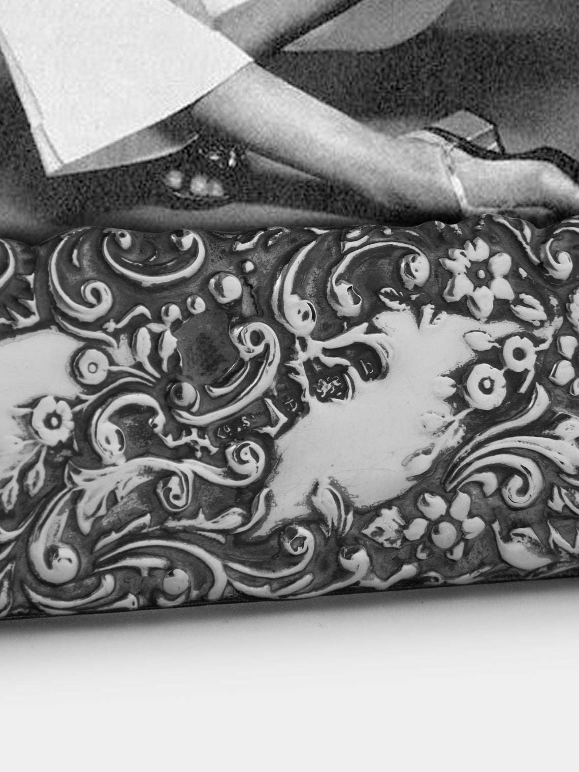 Antique and Vintage - 1901 British Chester Sterling Silver Photo Frame (6x8") - Silver - ABASK