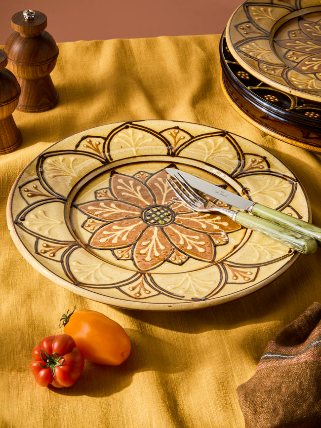 Fitch & McAndrew - Dahlias Slipware Serving Plate (13.4in/34cm) - Yellow - ABASK