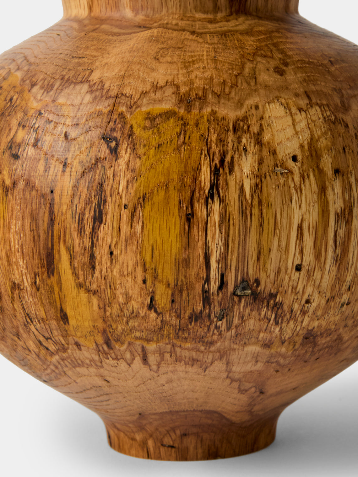 Iida Woodturning - Hand-Turned Oil-Finish Oak Vase (9.5in/24.5cm) - Brown - ABASK
