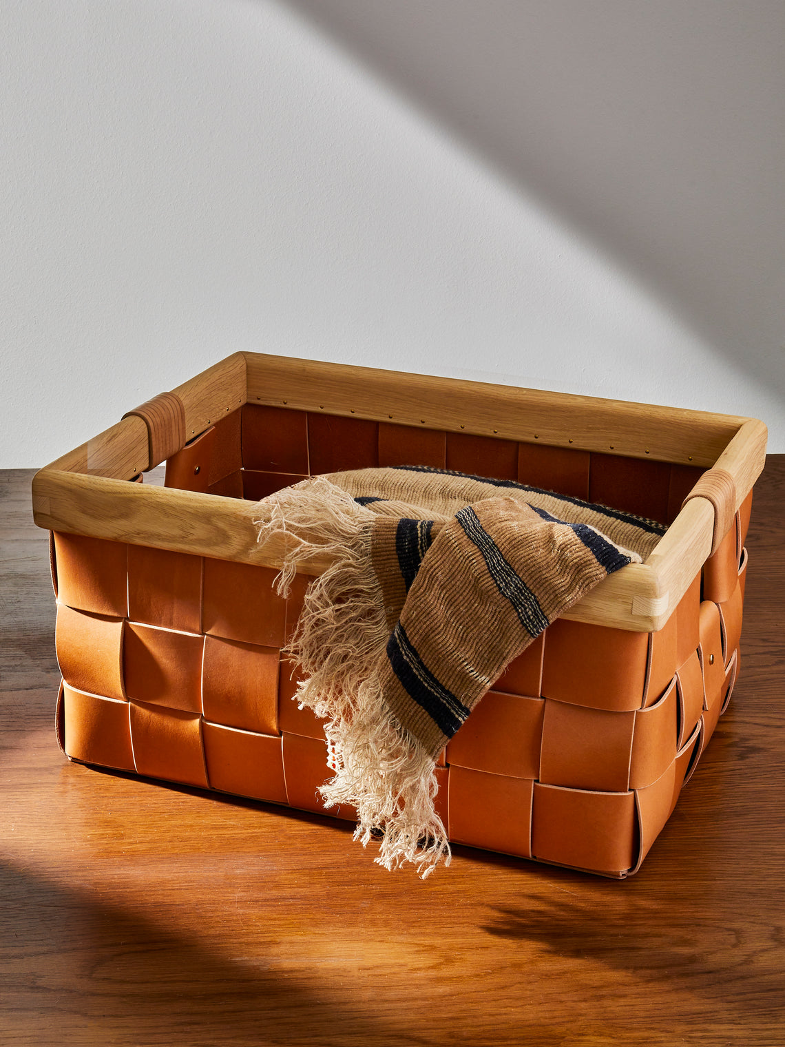 Otzi Studio - Seron Woven Leather Low Basket - Tan - ABASK