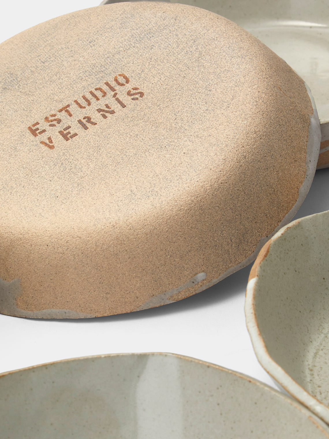 Estudio Vernís - Wood-Fired Stoneware Deep Dinner Plates 8in/21cm (Set of 6) - White - ABASK