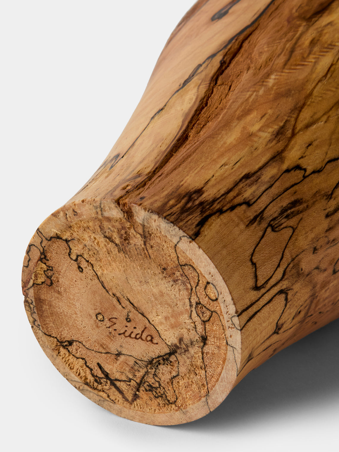Iida Woodturning - Hand-Turned Oil-Finish Spalted Maple Vase (9in/23.5cm) - Brown - ABASK