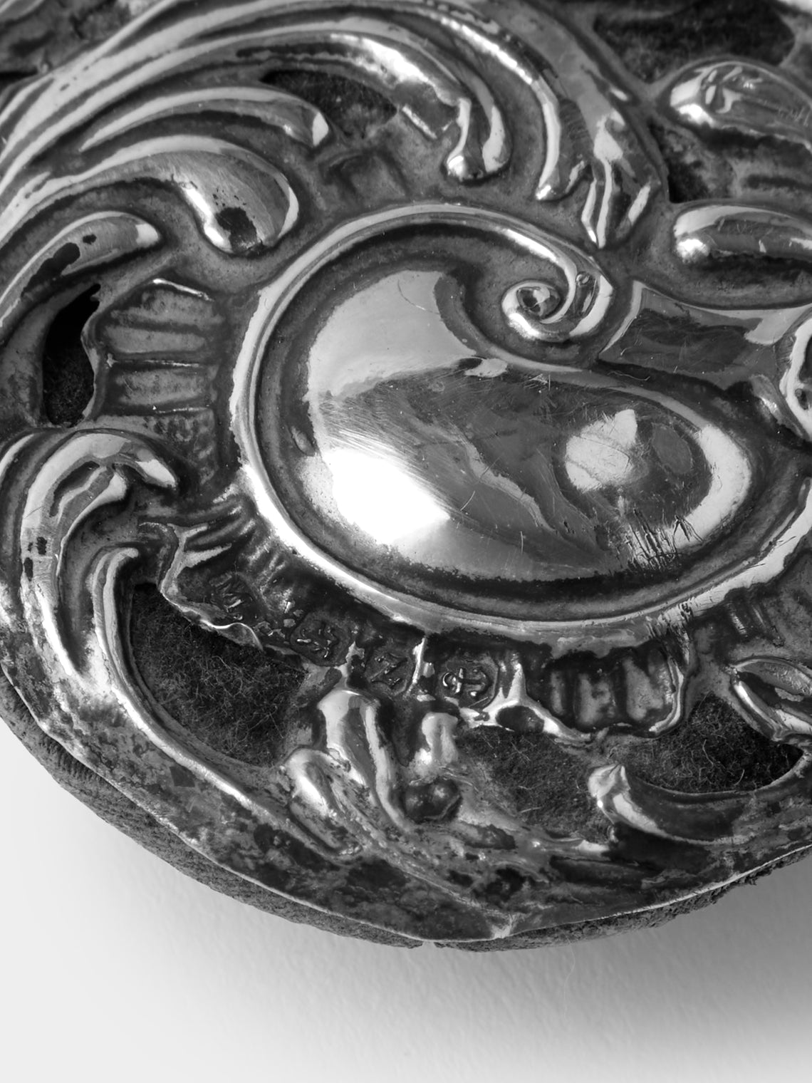 Antique and Vintage - 1899 British Chester Sterling Silver Photo Frame (4x6") - Silver - ABASK