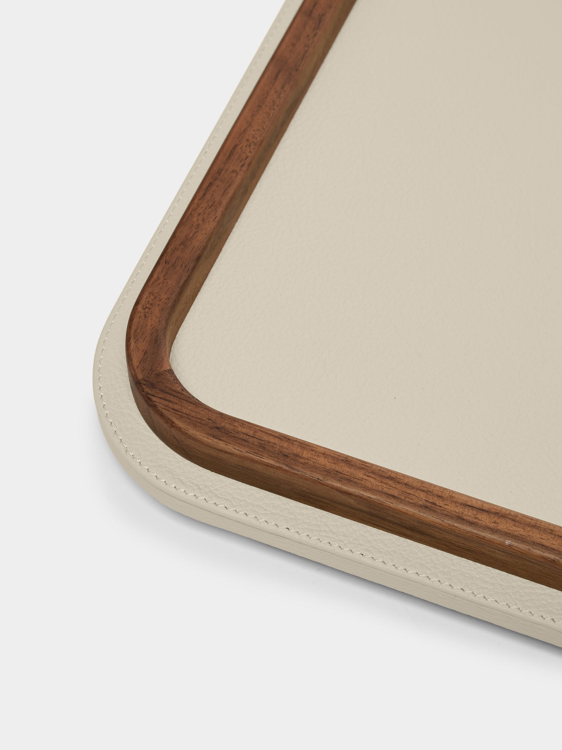 Giobagnara x Poltrona Frau - Walnut and Leather Tray (18.5in/47cm) - Beige - ABASK