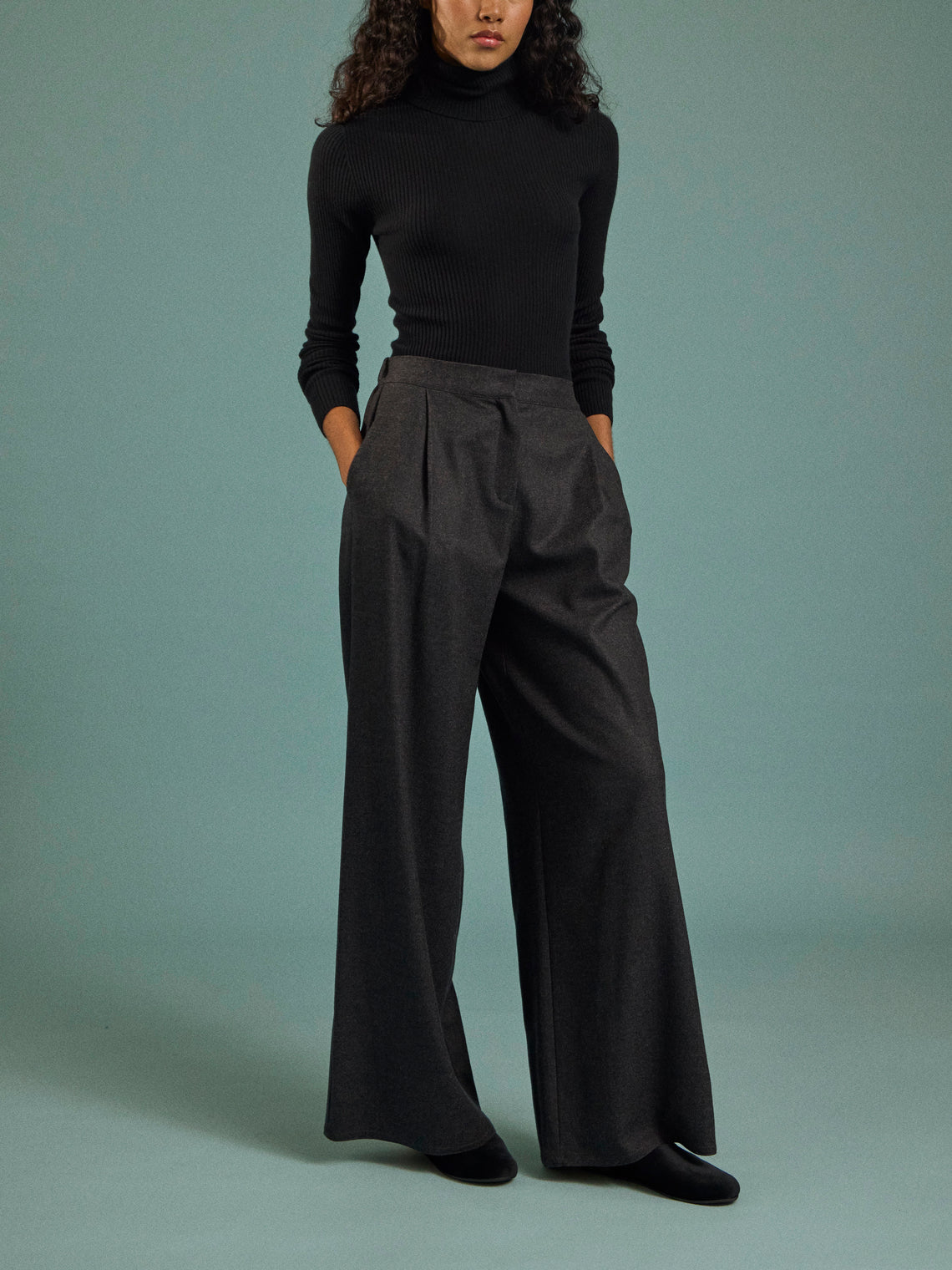 Arch4 - Izzy Baby Goat Cashmere Rollneck Top | Size: S - Black - ABASK