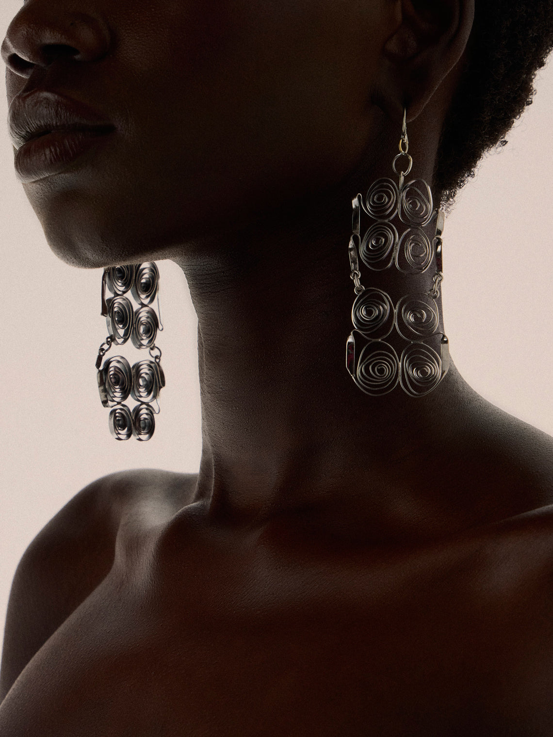 Mahnaz Collection - Vintage 1968 Liisa Vitali Sterling Silver Hook Earrings - Silver - ABASK