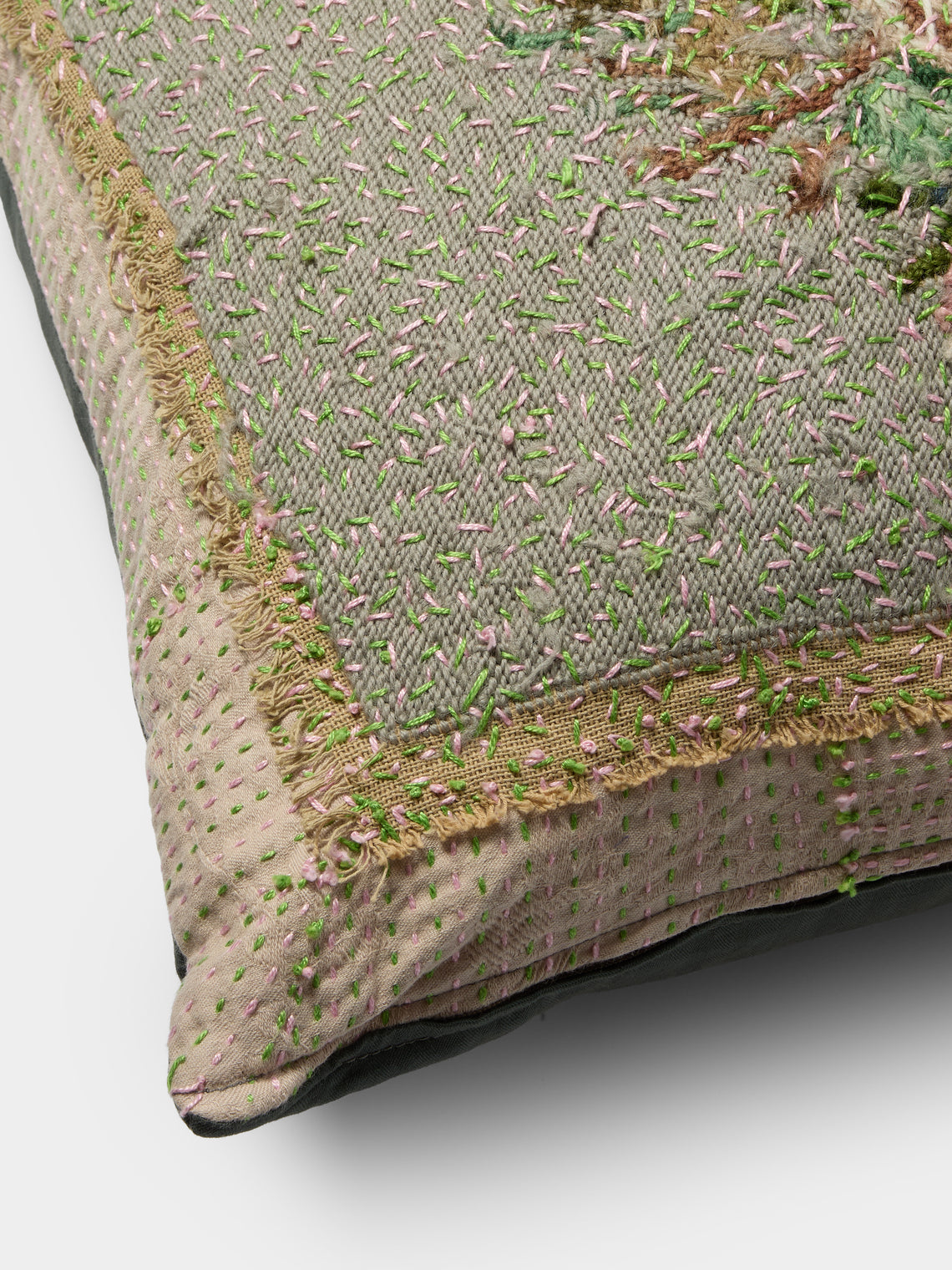 By Walid - 19th-Century Victorian Needlepoint Wool and Linen Cushion (19.5in/50cm) - Multiple - ABASK