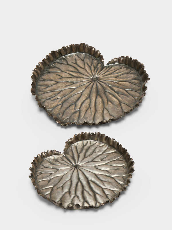 Antique and Vintage - Mid-Century Buccellati Lilypad Silver-Plated Trays (Set of 2) - Brown - ABASK - 