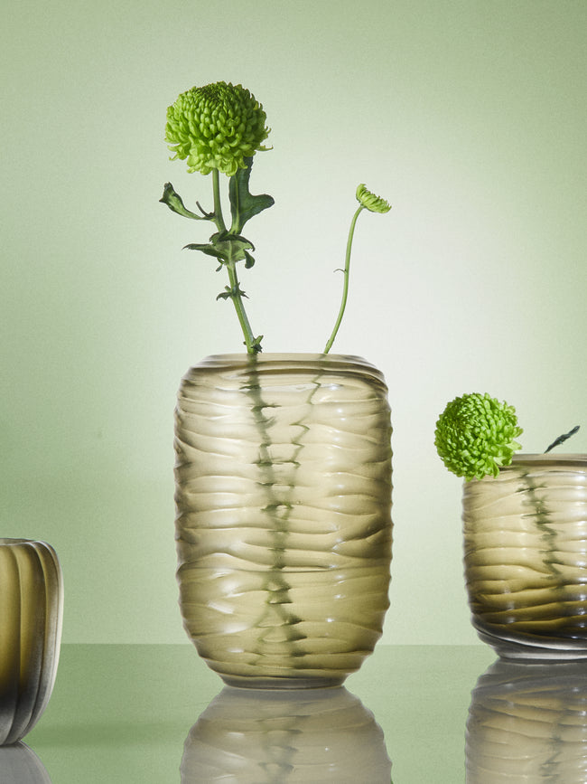Micheluzzi Glass - Rullo Laguna Onde Hand-Blown Murano Glass Vase (9in/23cm) - Green - ABASK
