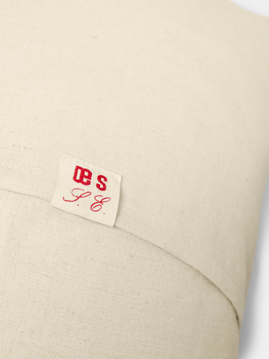 Oeuvres Sensibles - Vase Hand-Embroidered Cotton and Hemp Linen Cushion (15.5in/40cm) - Cream - ABASK