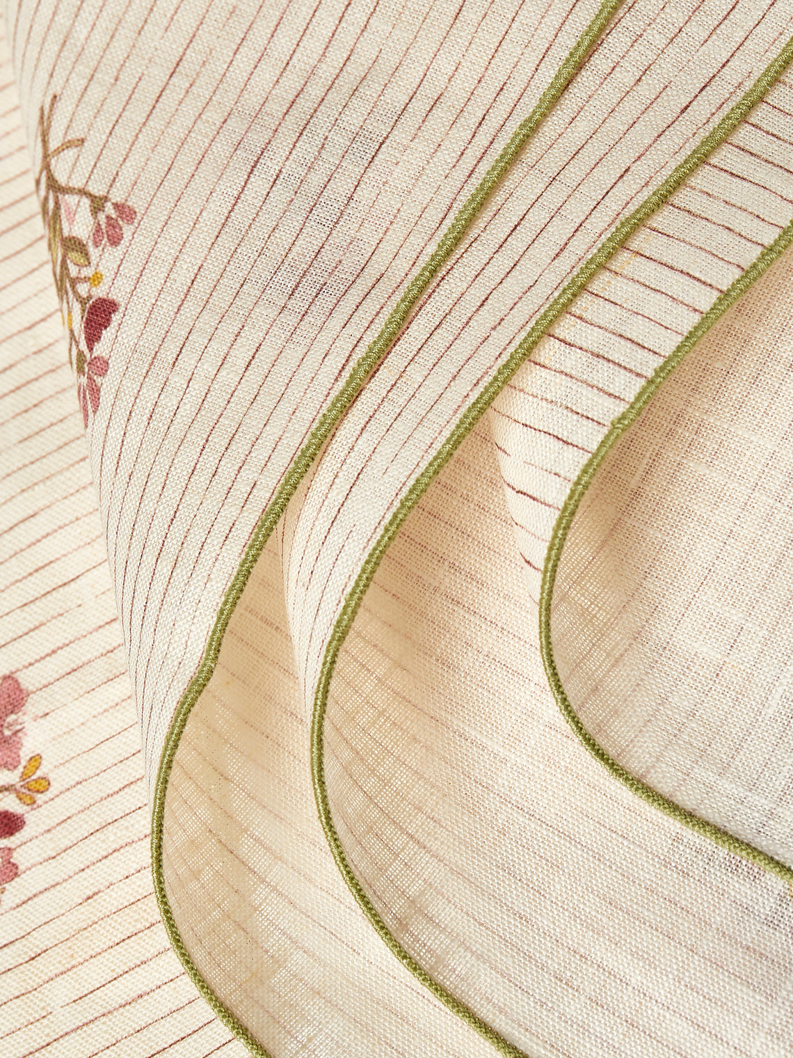 Volga Linen - Scarlet Flax & Field Posy Pinstripe Overlock-Stitch Napkins (Set of 6) - Cream - ABASK