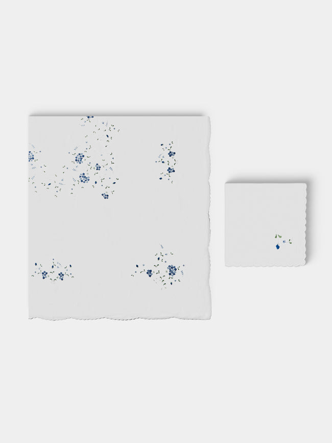 Taf Firenze - | Set of 12 | Hydrangea Hand-Embroidered Linen Tablecloth and Napkins - White - ABASK - 