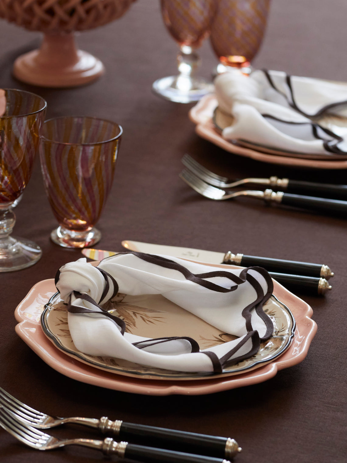 Angela Wickstead - Chiara Scalloped Linen Napkins (Set of 4) - Brown - ABASK