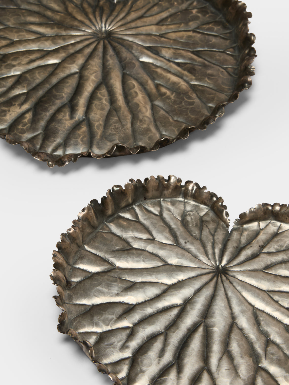 Antique and Vintage - Mid-Century Buccellati Lilypad Silver-Plated Trays (Set of 2) - Brown - ABASK