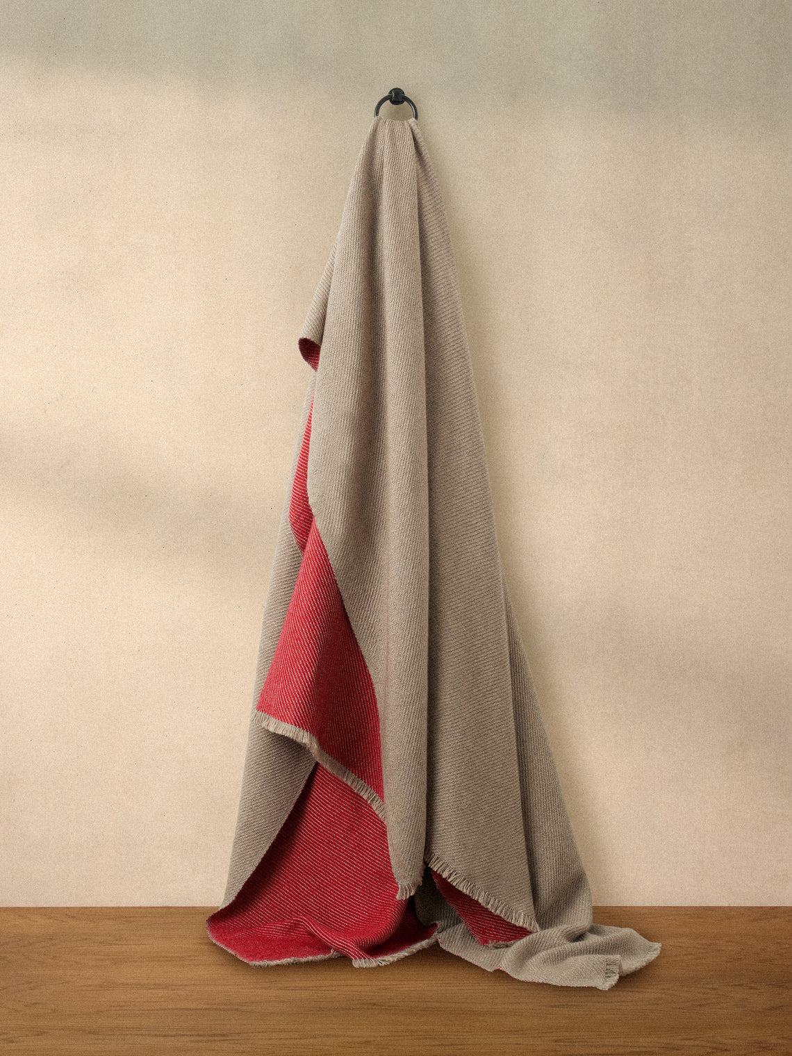Me & K - Reversible Merino Wool and Cashmere King-Size Blanket (106in/2.7m) - Red - ABASK