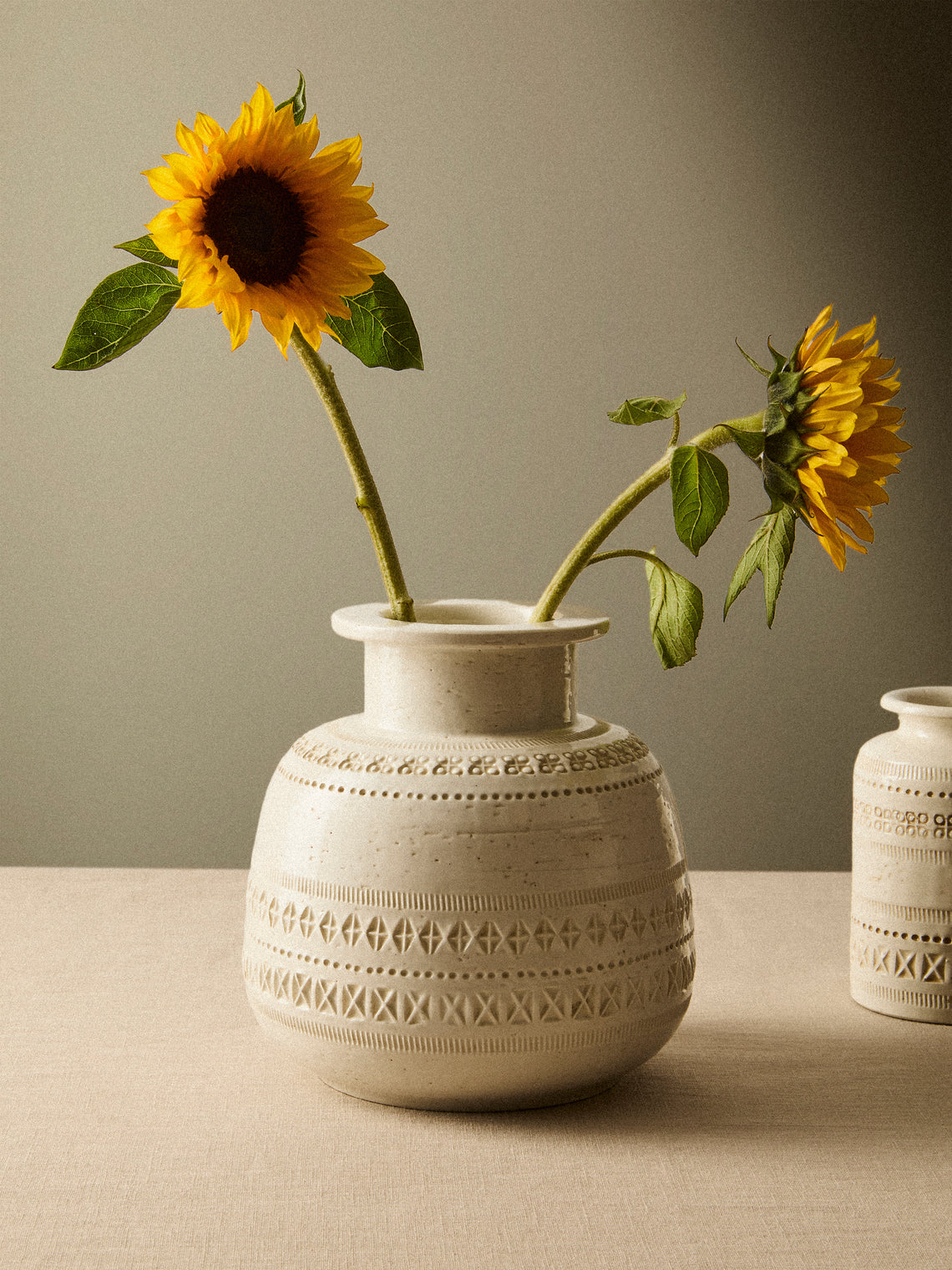 Antique and Vintage - 1970s Bitossi Ceramiche Pier 1 Ceramic Vase (8in/21cm) - White - ABASK