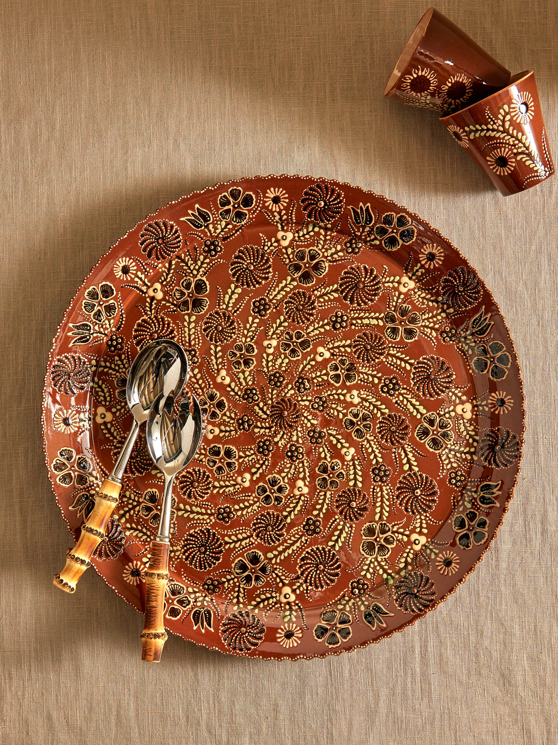 Poterie d’Évires - Flowers Hand-Painted Ceramic Extra Large Round Platter - Light brown - ABASK