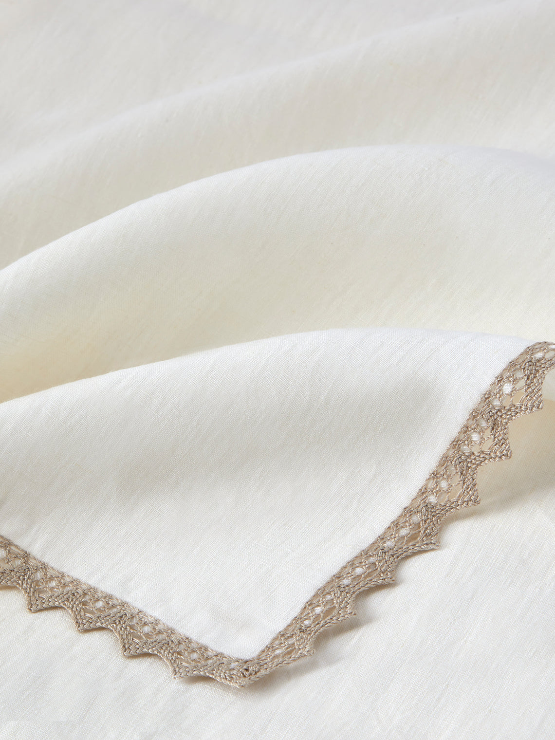 Borgo delle Tovaglie - Bagheria Embroidered Linen Rectangular Tablecloth (165.5in/4.2m) - Ivory - ABASK