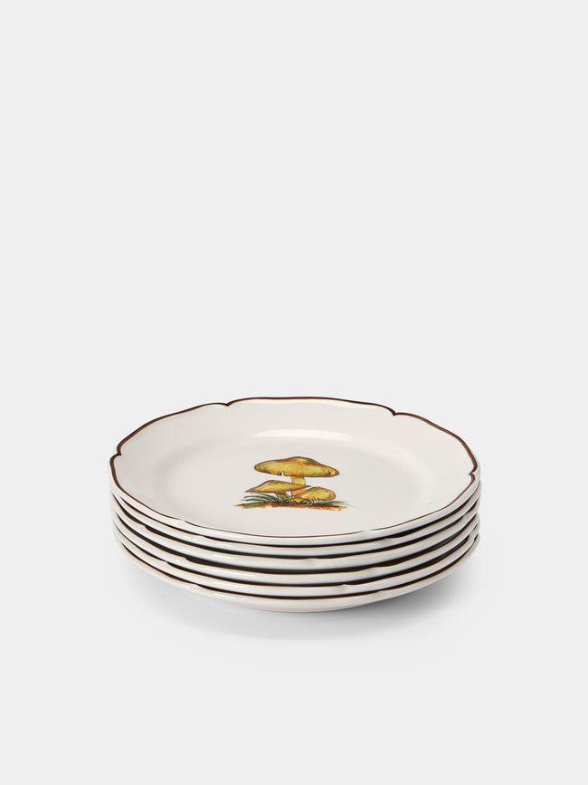 Este Ceramiche - Bristol Mushrooms Hand-Painted Ceramic Dessert Plates – 8in/21cm (Set of 6) - White - ABASK- 