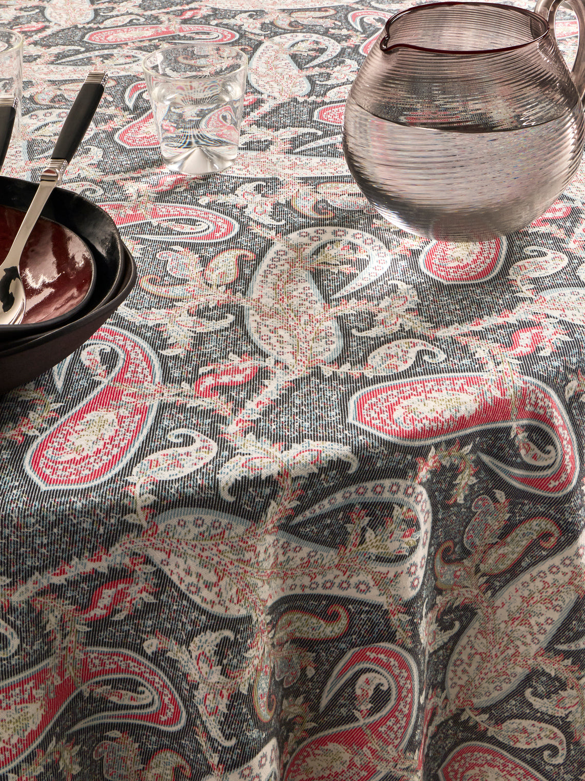 D'Ascoli - Crosby Printed Linen Round Tablecloth (90.5in/2.3m) - Multiple - ABASK