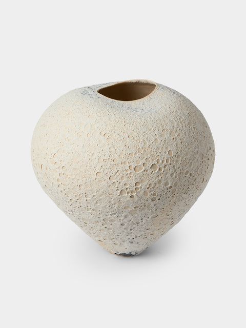 Sara Bergami - Hand-Formed Stoneware Vase (15.5in/40cm) - Cream - ABASK - 