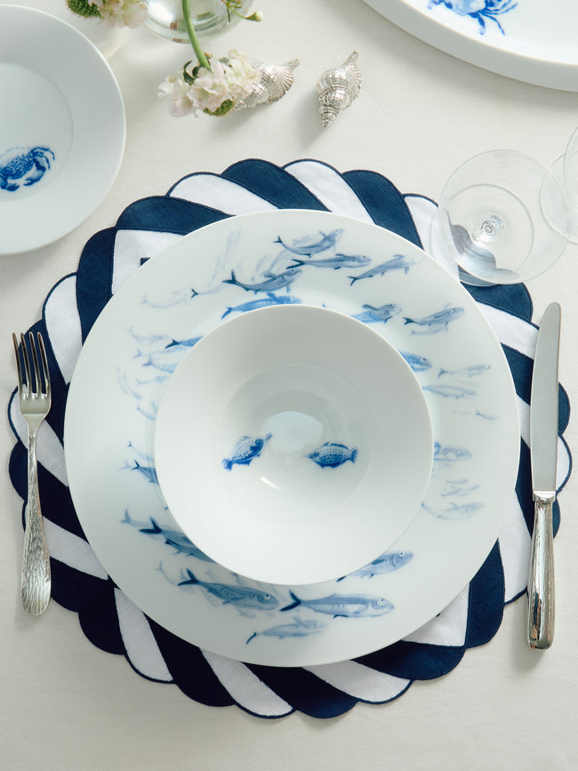 Hering Berlin - Ocean Porcelain Charger Plates – 13in/32.5cm (Set of 2) - White - ABASK