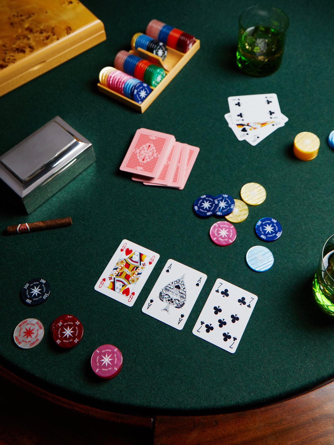 Burlwood Poker Set