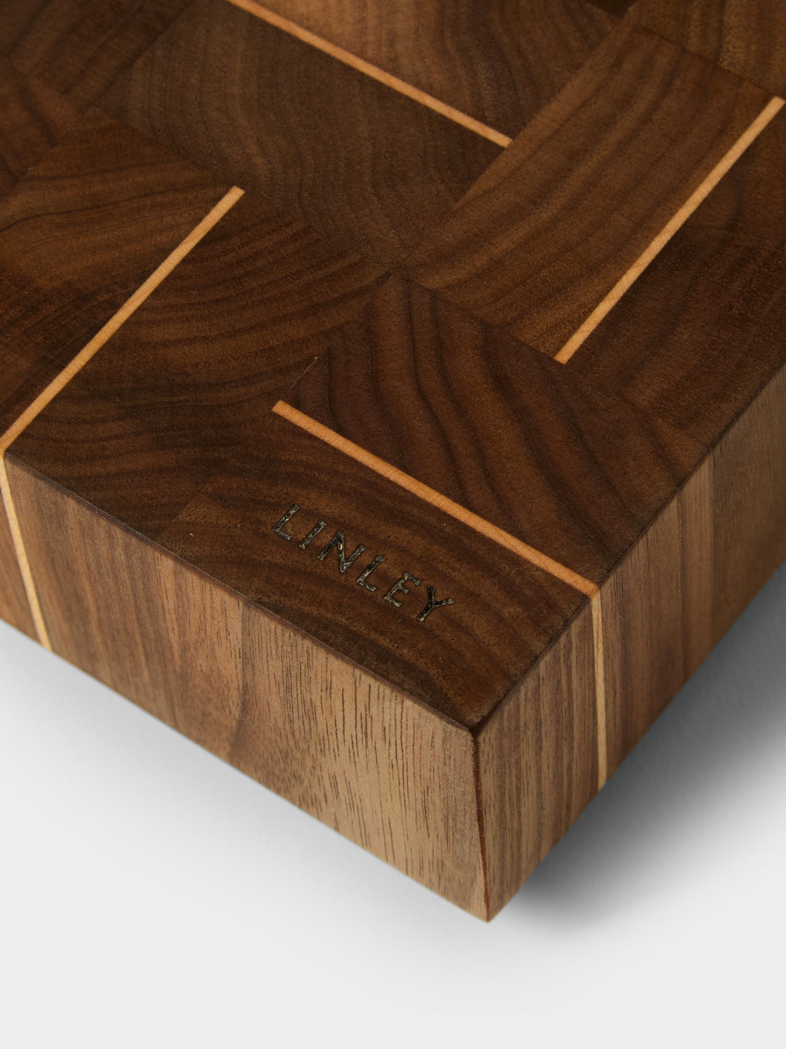 Linley - Zig Zag Walnut Chopping Board - Natural - ABASK