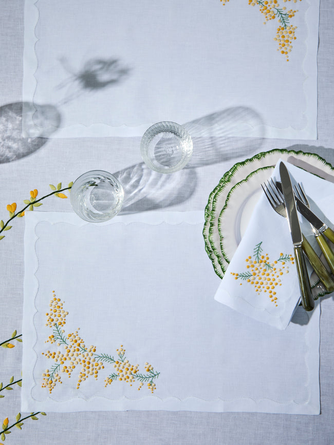 Taf Firenze - | Set of 6 | Mimosa Hand-Embroidered Linen Placemats and Napkins - White - ABASK
