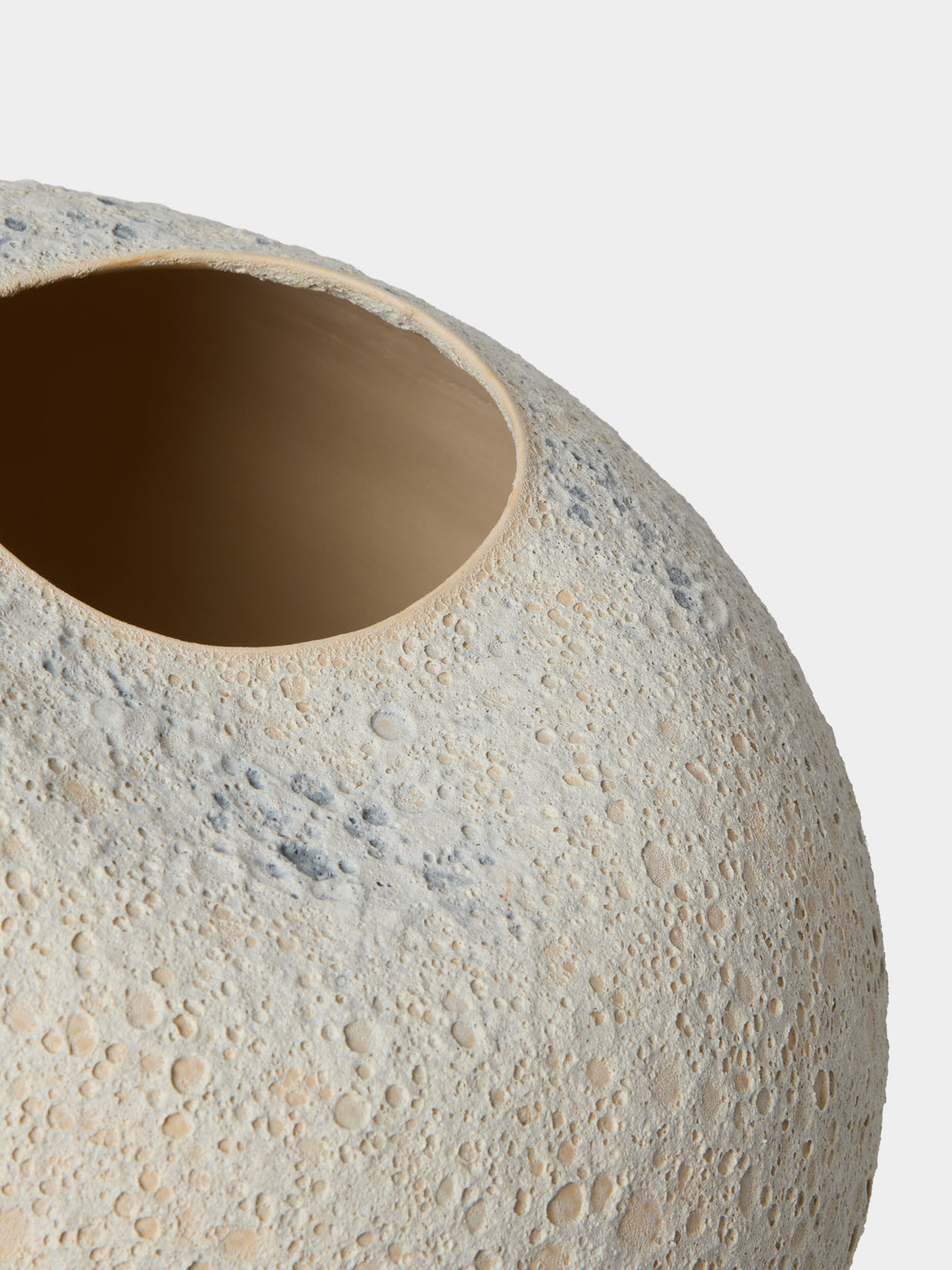 Sara Bergami - Hand-Formed Stoneware Vase (15.5in/40cm) - Cream - ABASK
