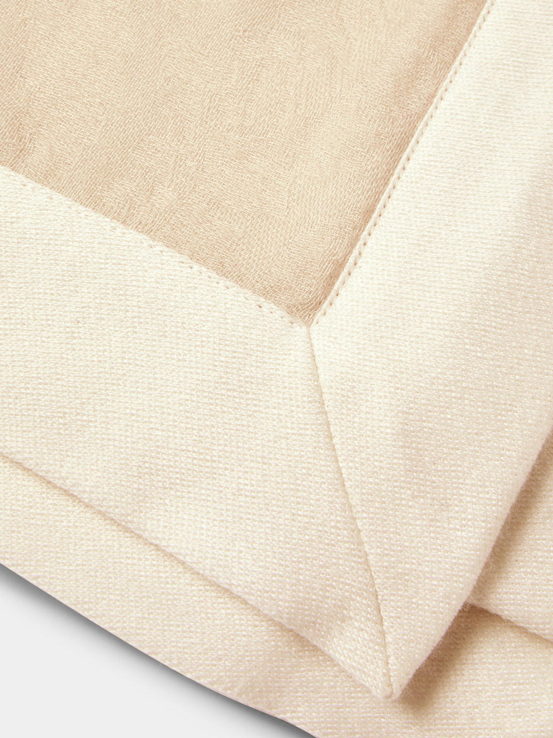 de Le Cuona - Illusion Cashmere Throw (78.5in/2m) - Cream - ABASK