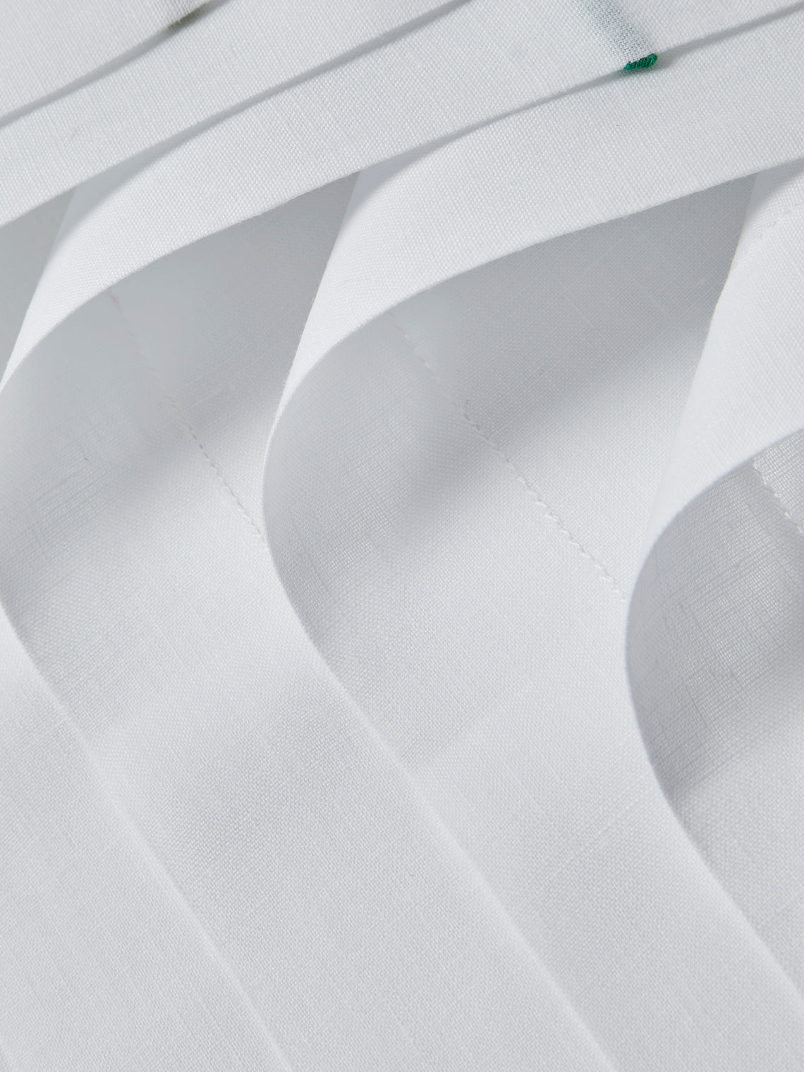 Taf Firenze - | Set of 8 | Floral Hand-Embroidered Linen Placemats - White - ABASK