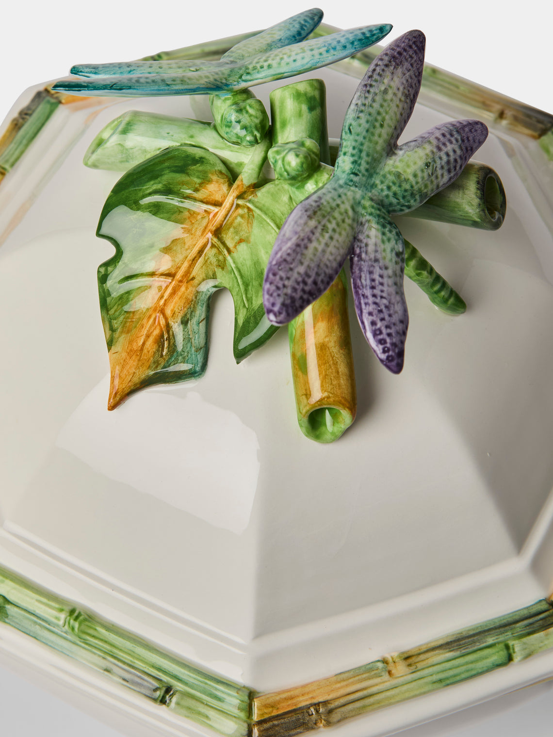 Fioravola - Bamboo Dragonfly Hand-Painted Ceramic Tureen - White - ABASK
